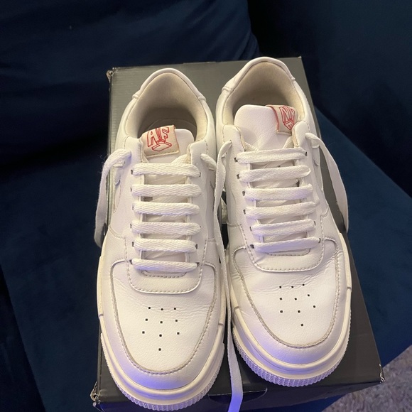 Nike Air Force 1 Special Edition - Picture 3 of 8